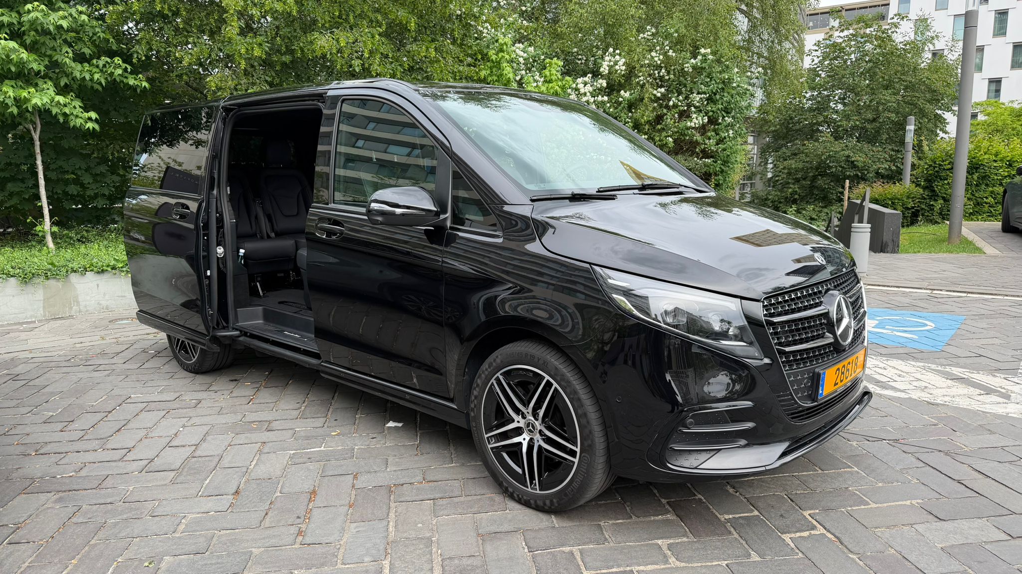 VIP LIMO — Mercedes-Benz Premium Van
